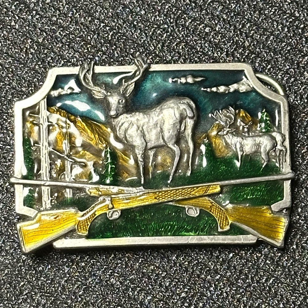 Buck Deer Hunting Rifle Sportsman Belt Buckle S10 Siskiyou Pewter 1982 USA Resin